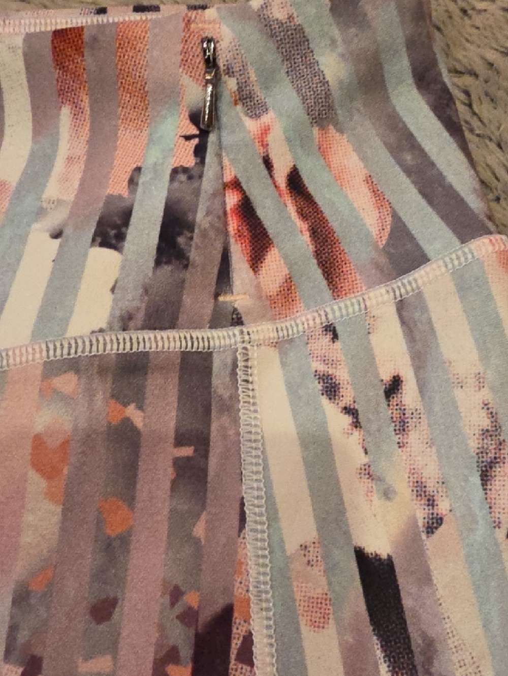 CALIA Striped Pastel Mesh Inset Leggings. Size XS - Picture 2 of 5